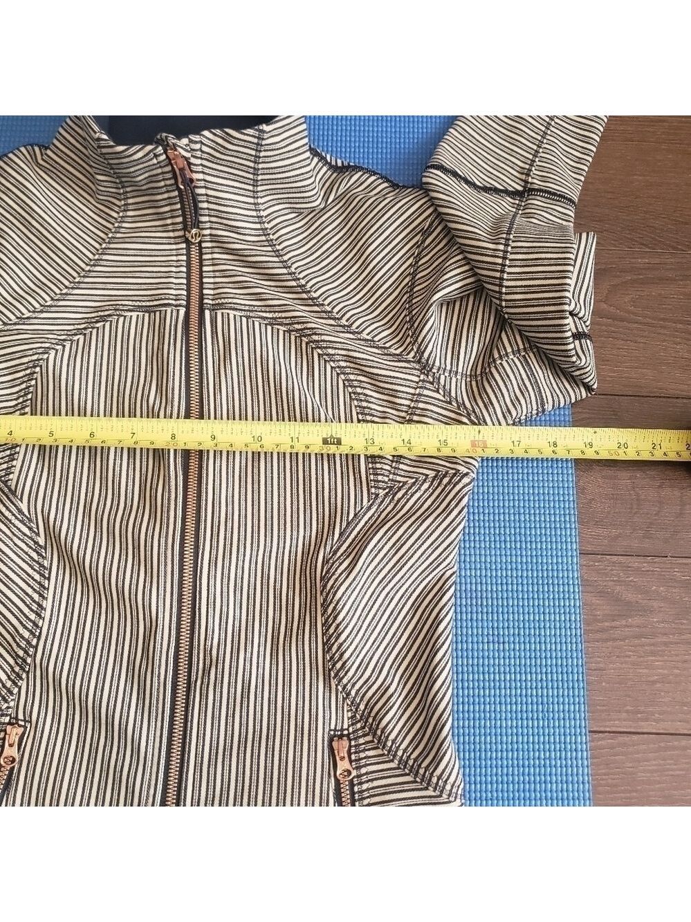 Lululemon Forme Jacket II Textured - Picture 11 of 14